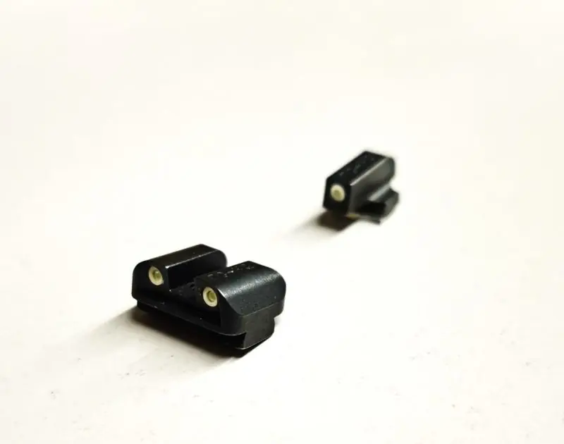 TRUGLO SET TACCA DI MIRA E MIRINO AL TRIZIO PER SIG SAUER 8 FRONT SIGHT E 8 REAR SIGHT