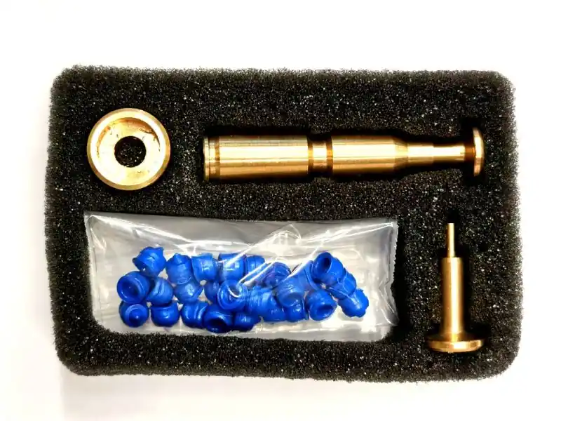 ARAVON‘S BLU - KIT INIZIALE CAL.9X17 (380ACP) - 1 BOSSOLO + 3 PALLE IN GOMMA + ASTA