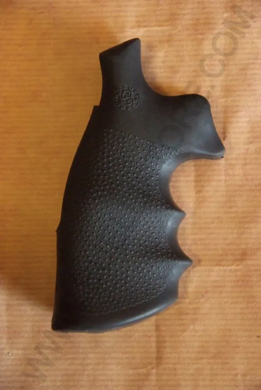 IMPUGNATURA ERGONOMICA PER REVOLVER