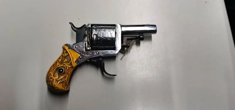 REVOLVER ANTICO SPAGNOLO CAL 320 OTTIME CONDIZIONI