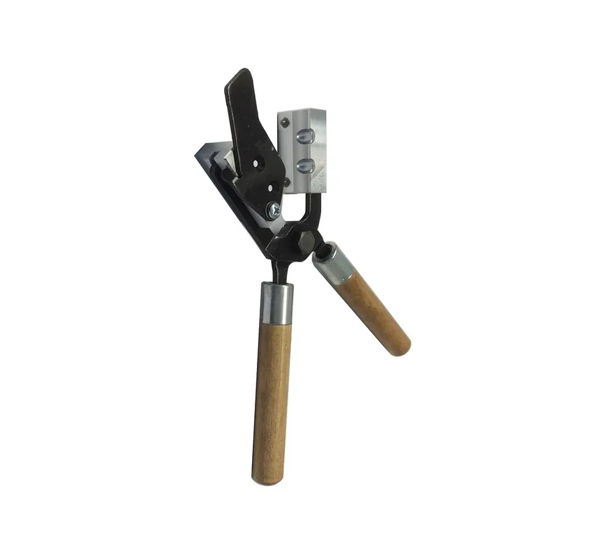 LEE FONDIPALLE A 2 CAVITA´