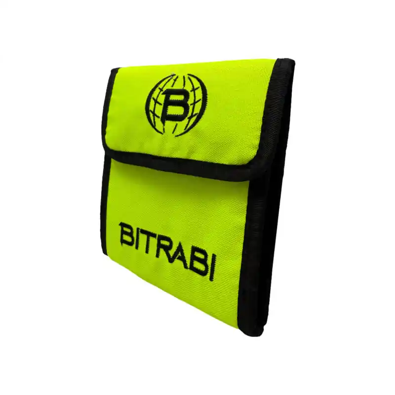 BITRABI - PORTA LICENZA DA CACCIA MULTITASCA CON PORTA PENNA (GIALLO FLUO)