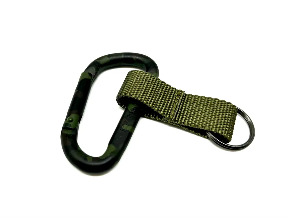 Moschettone mimetico con anello porta chiavi
