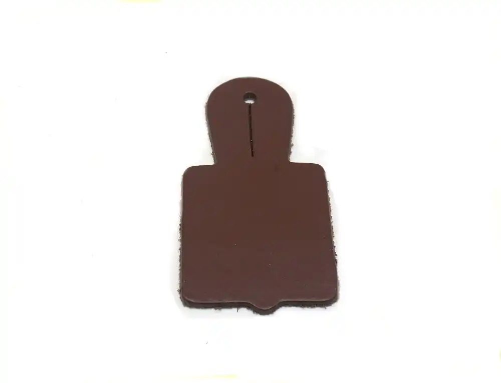 Porta scudetto da petto cm 4X4,5 in cuoio