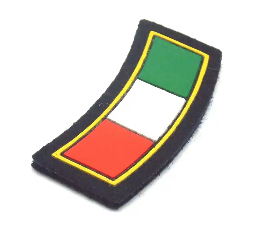 Scudetto ITALIA a bandiera con strip plastificato