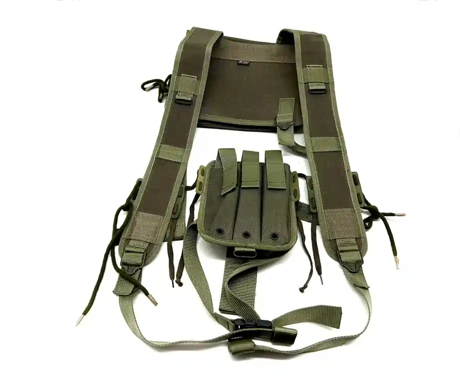 Spallaccio tattico Vega verde con porta caricatore
