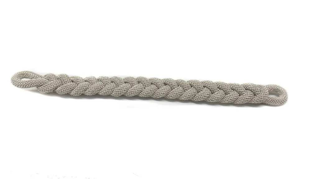 Soggolo treccia piatta Generale 8 mm in canottiglia argento per berretto