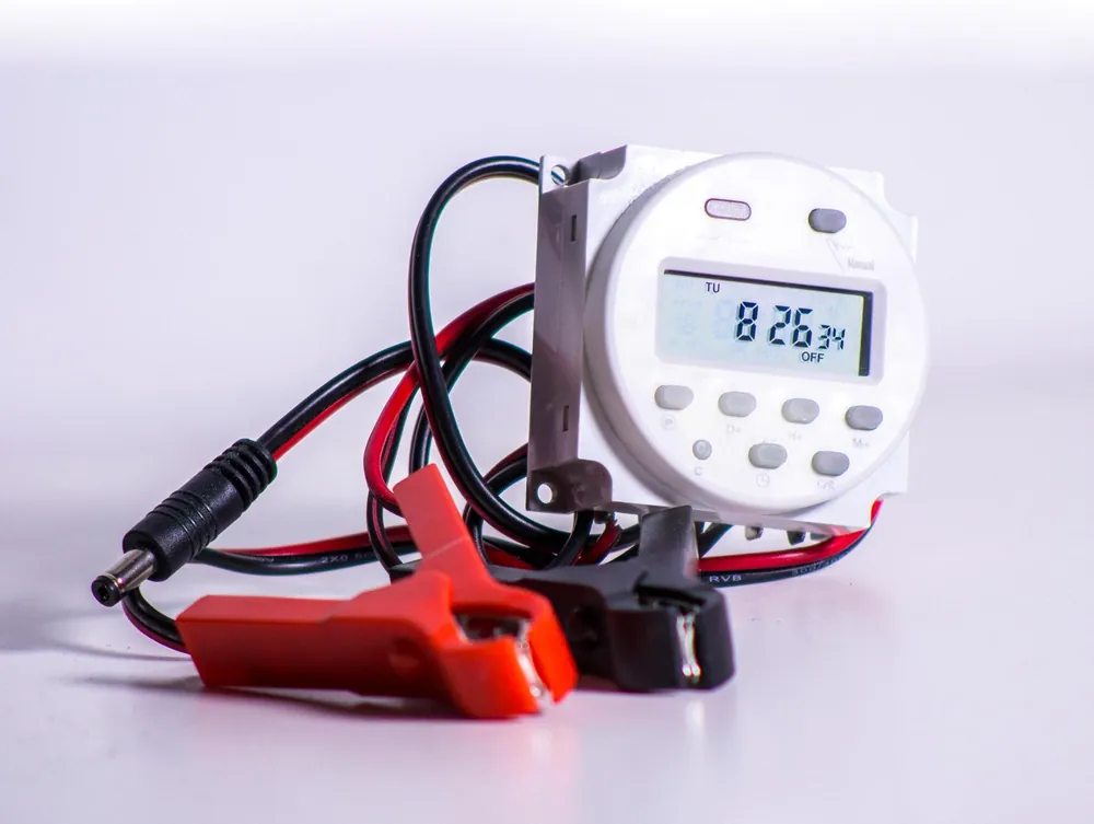 Timer elettronico universale adattabile a qualsiasi apparecchio