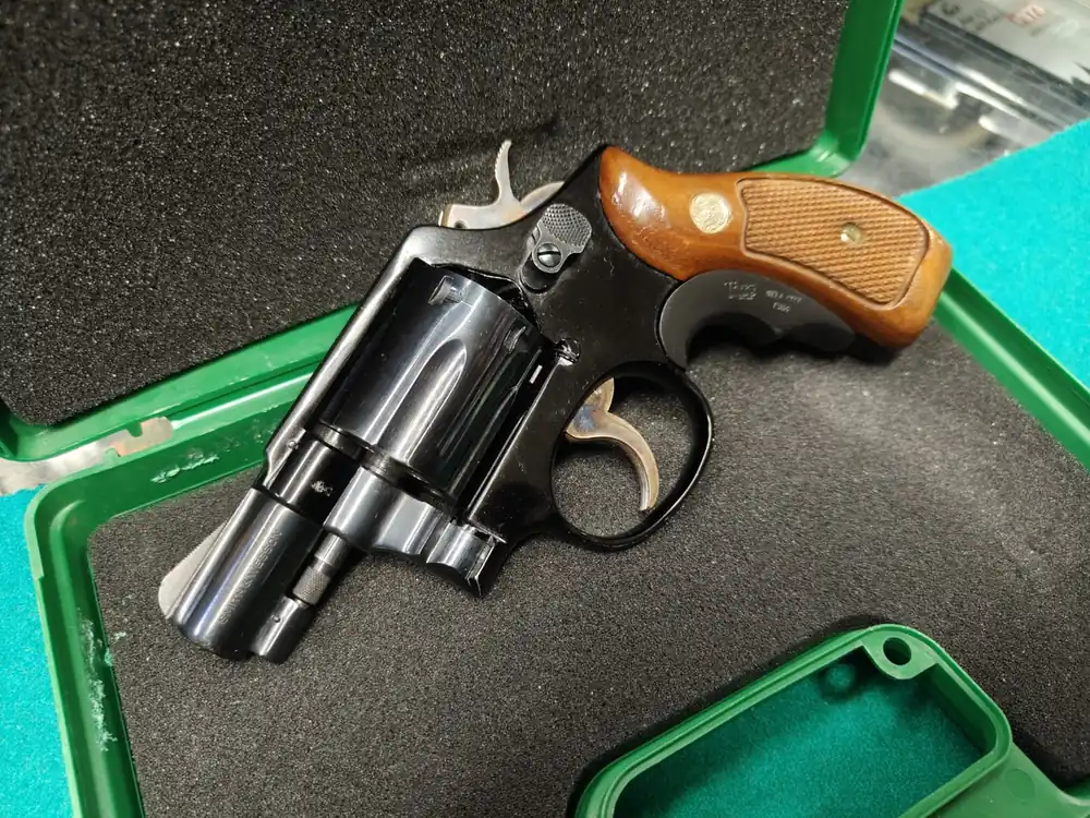 Smith&Wesson revolver mod. 12-2 AIRWEIGHT canna 2" cal.38 Special