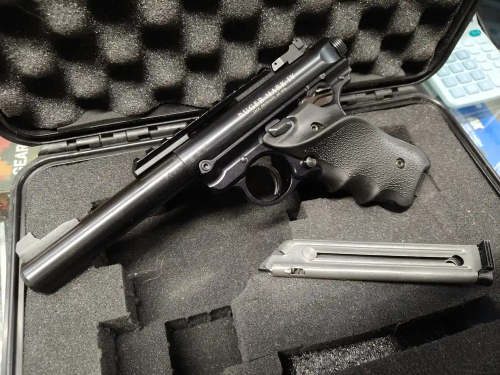 Ruger pistola semiauto. usata mod. MK IV cal. 22 LR