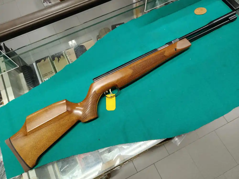 Weihrauch carabina aria compressa usata mod. HW977 LIBERA VENDITA cal. 4.5