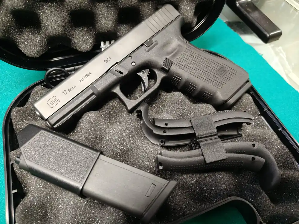 Glock pistola semiauto. usata mod. 17 Gen.4 cal.9x21