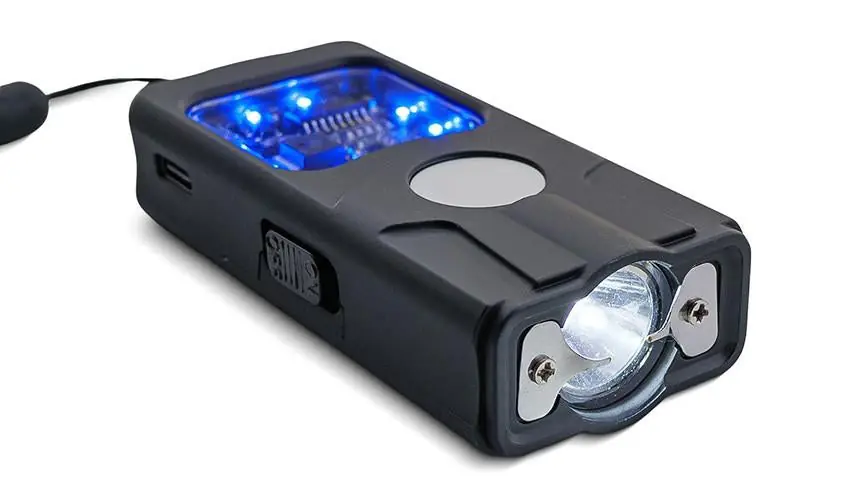 DISSUASORE ELETTRICO PORTATILE DA 4.000.000 V CON TORCIA