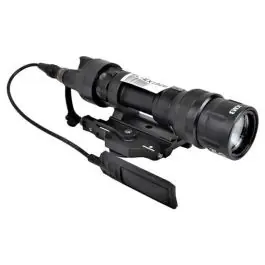 Torcia Led M952V Black con remoto ed attacco per slitte - Element (EL-EX192B)